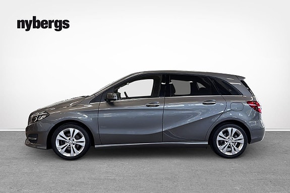 Mercedes-Benz B180 2 of 16
