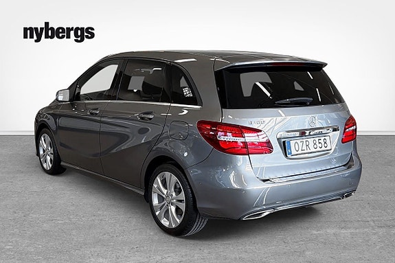 Mercedes-Benz B180 3 of 16