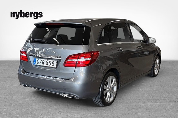 Mercedes-Benz B180 4 of 16