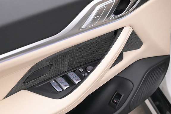 BMW i4 12 of 27
