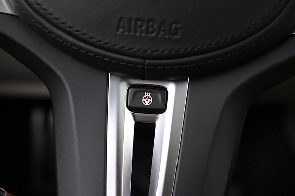 BMW i4 8 of 27