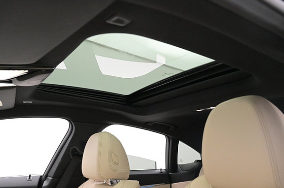 BMW i4 24 of 27