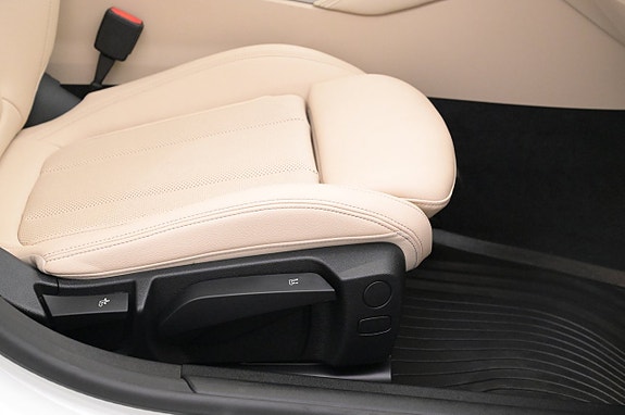 BMW i4 16 of 27