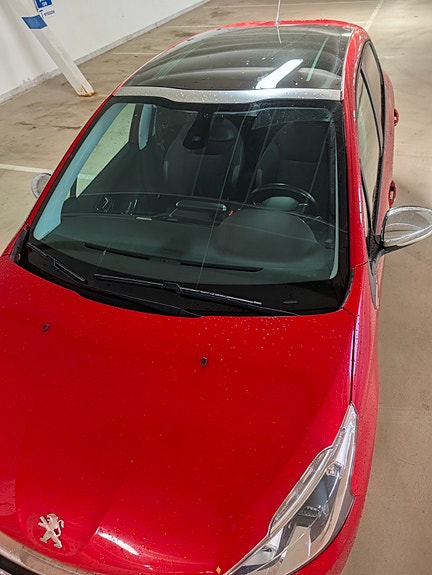 Peugeot 208 5 of 12