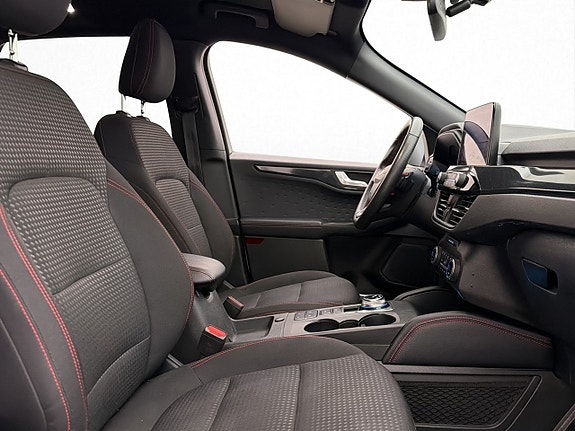 Ford Kuga 17 of 30