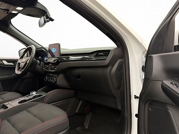 Ford Kuga 18 of 30