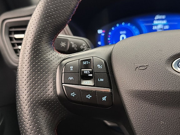 Ford Kuga 23 of 30