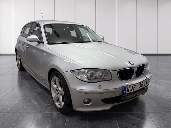 BMW 120i 3 of 13