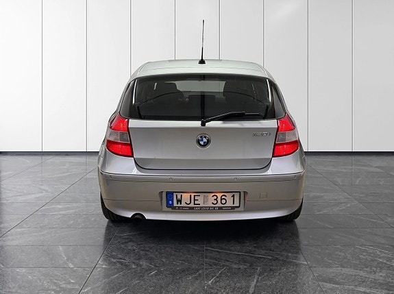 BMW 120i 4 of 13