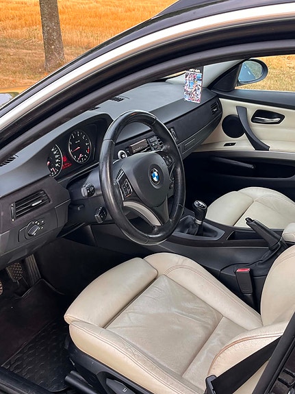 BMW 325i 5 of 6