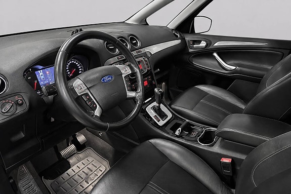 Ford S-MAX 8 of 20