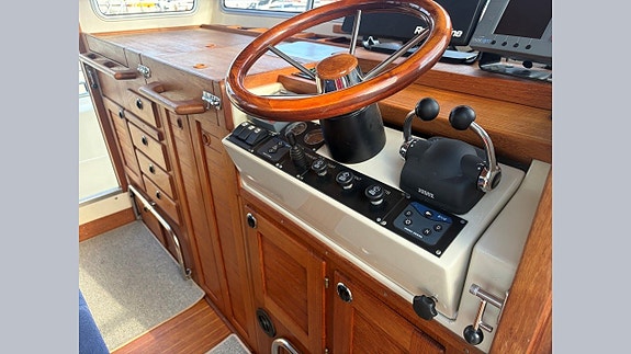 Targa 31 2 x D4 210 hk -04 13 of 30