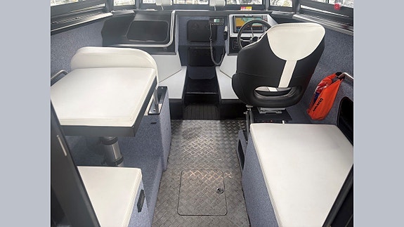 Dominator 750 XL 10 of 16