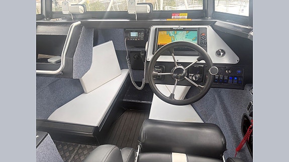 Dominator 750 XL 11 of 16