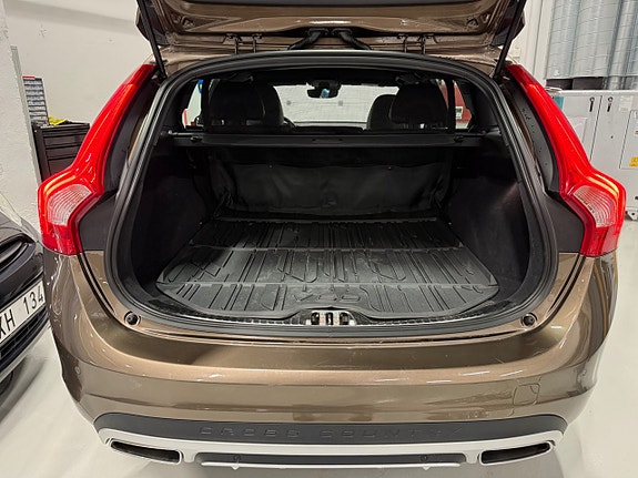Volvo V60 Cross Country 16 of 16