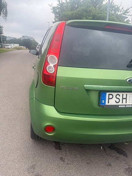 Ford Fiesta 8 of 10