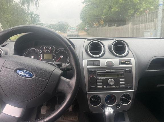 Ford Fiesta 4 of 10