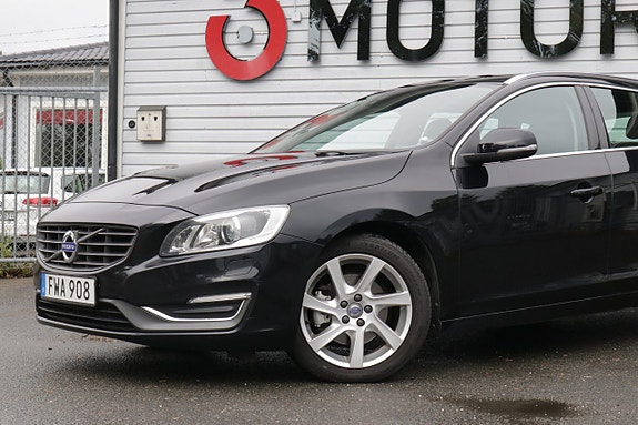 Volvo V60 2 of 20