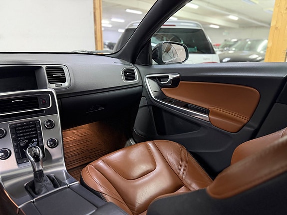 Volvo V60 11 of 15