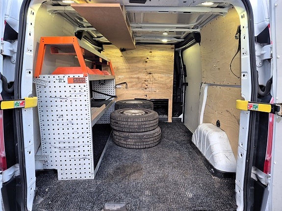 Ford Transit Custom 9 of 27