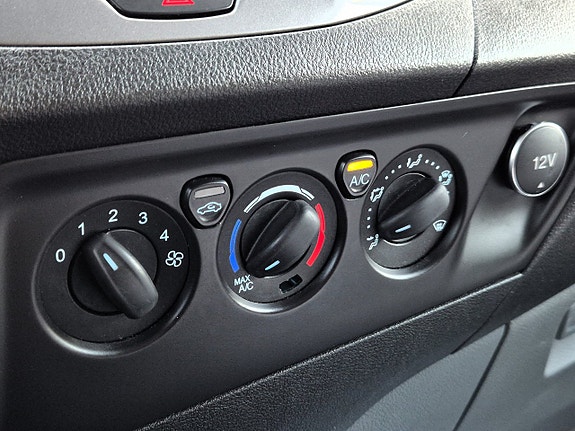 Ford Transit Custom 23 of 27