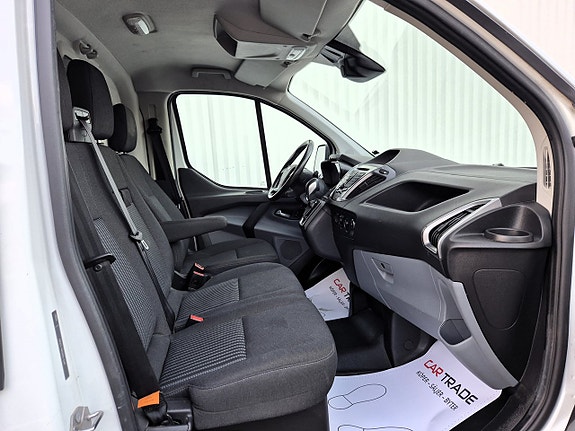 Ford Transit Custom 26 of 27