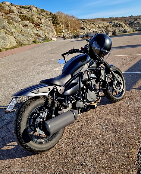 Kawasaki Eliminator 500 SE 2 of 3