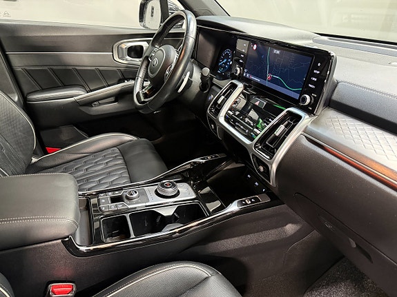 Kia Sorento 18 of 27