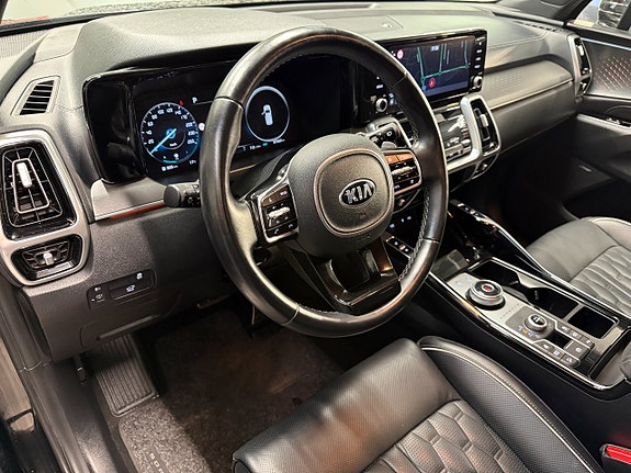 Kia Sorento 17 of 27