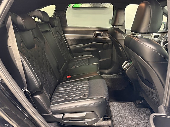 Kia Sorento 14 of 27