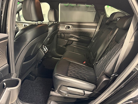 Kia Sorento 13 of 27