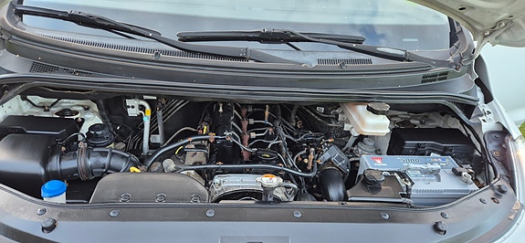 Hyundai H-1 5 of 7