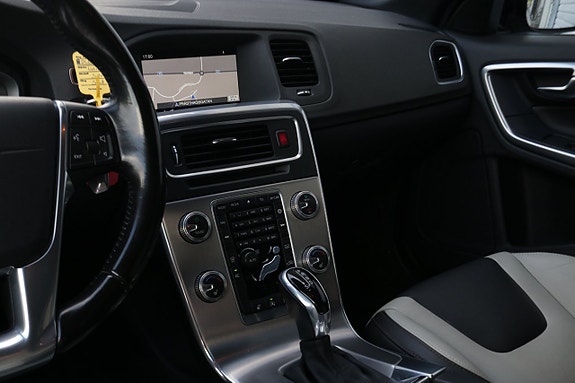 Volvo S60 Cross Country 19 of 30