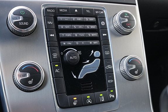 Volvo S60 Cross Country 16 of 30