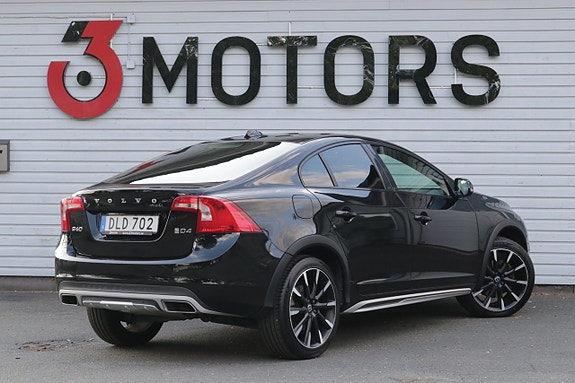 Volvo S60 Cross Country 5 of 30