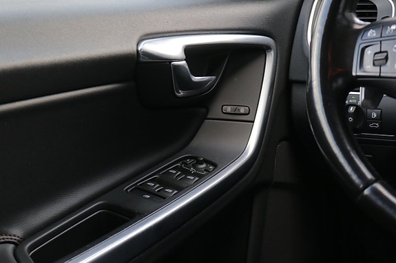 Volvo S60 Cross Country 17 of 30