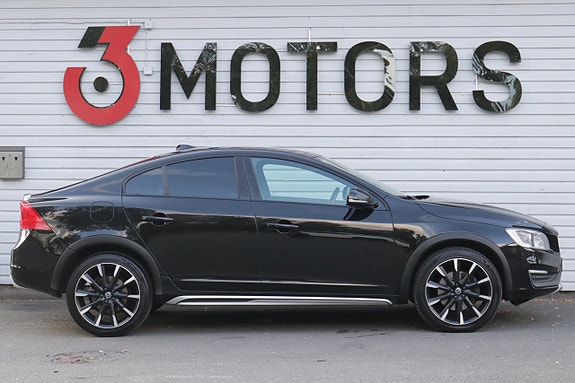 Volvo S60 Cross Country 4 of 30