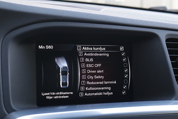 Volvo S60 Cross Country 29 of 30