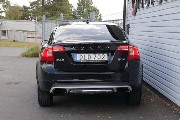 Volvo S60 Cross Country 22 of 30