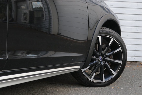 Volvo S60 Cross Country 23 of 30