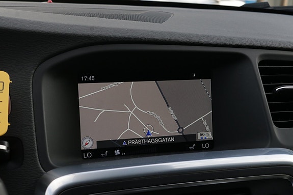 Volvo S60 Cross Country 13 of 30