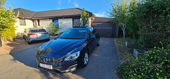 Volvo S60 2 of 10