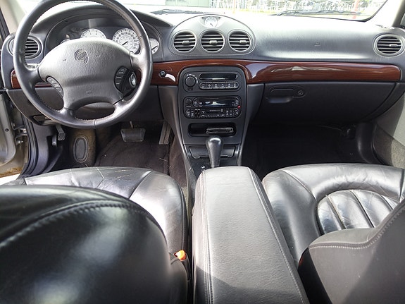 Chrysler 300M 4 of 7
