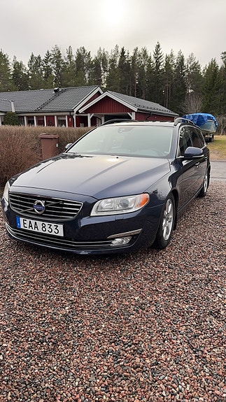 Volvo V70 2 of 9