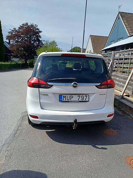 Opel Zafira Tourer 2 of 4