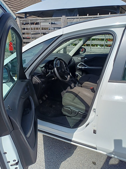 Opel Zafira Tourer 4 of 4
