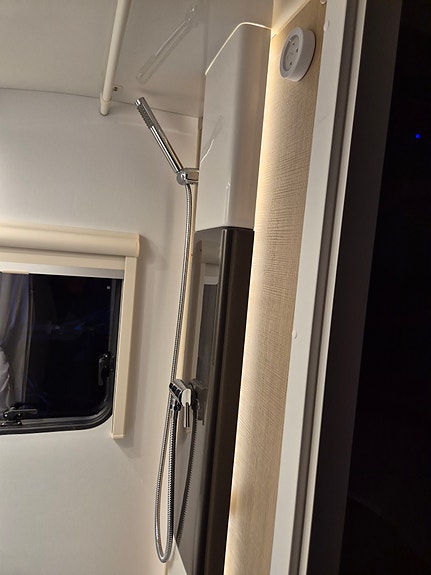 Adria Action 391PH 9 of 10