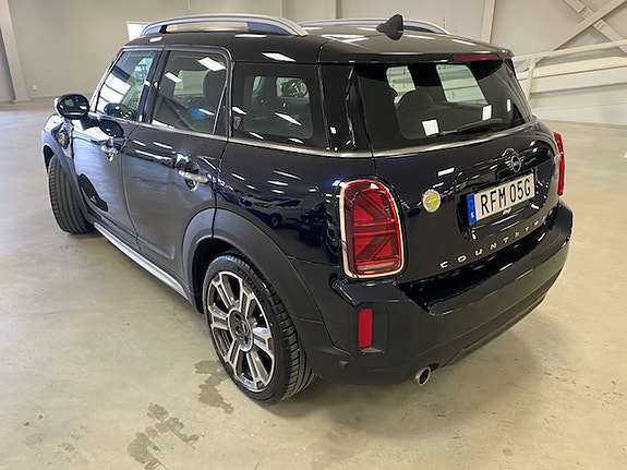 MINI Countryman Cooper SE 2 of 16