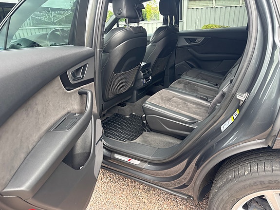 Audi Q7 8 of 19