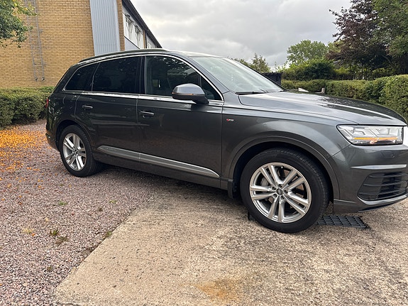 Audi Q7 4 of 19